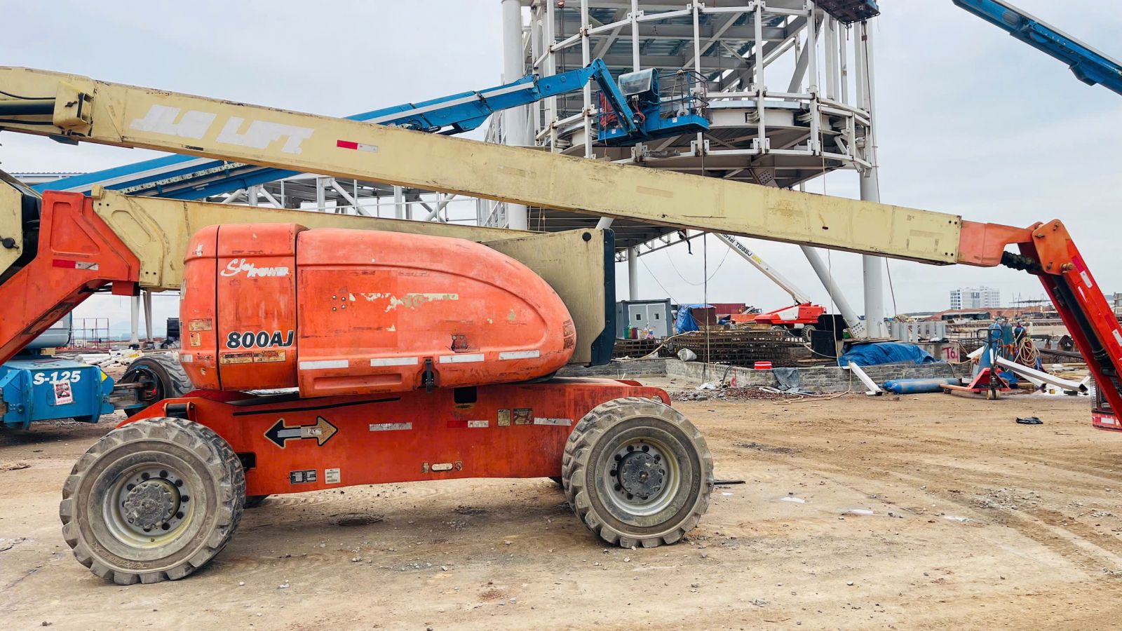 JLG 800AJ SBLT