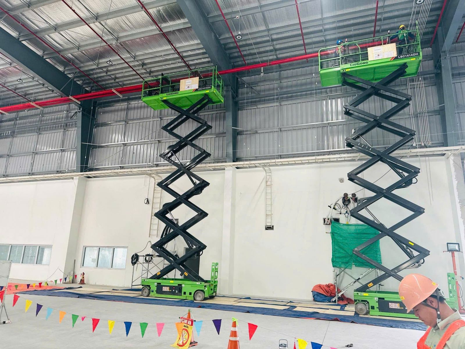 Xe cắt kéo LiuGong LSC1414DH
