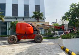 THUÊ XE NÂNG NGƯỜI 18M JLG 510AJ