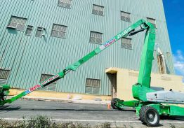 Xe nâng người Genie ZX-135/70RT 43 Mét
